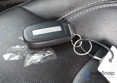 2025 Jeep Compass Limited 4X4 z USA, uszkodzony, nr VIN 3C4NJDCN6ST576957